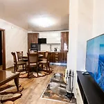 Luxe Grand Monastery In Apartment *