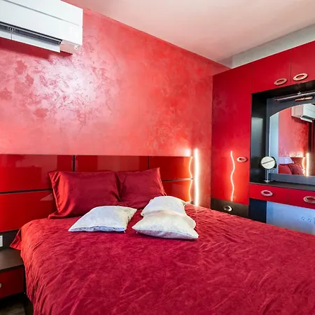 Luxe Grand Monastery In Apartamento