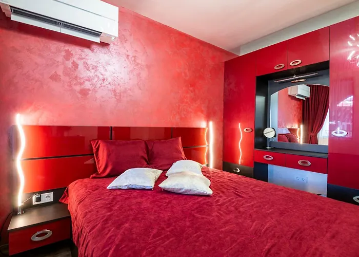 Luxe Grand Monastery In Apartamento